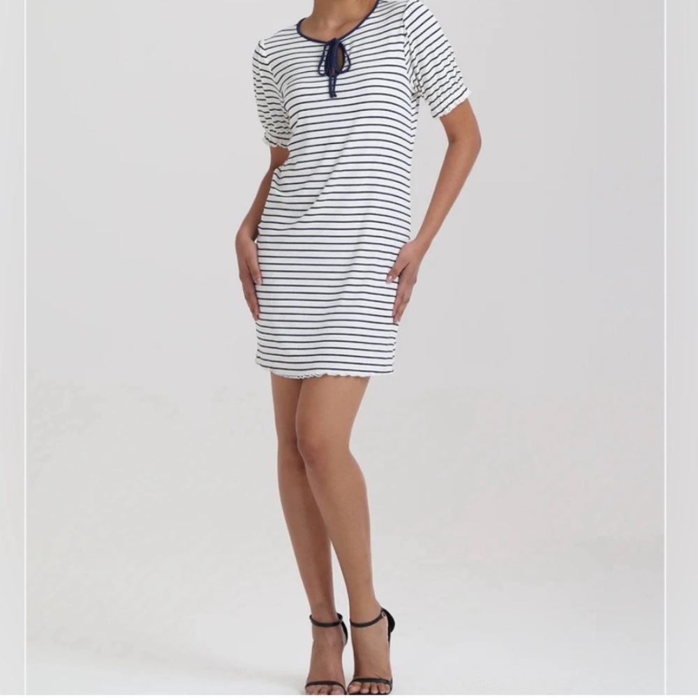 🟠NWT 89TH + MADISON Ruffle Trim Ribbed Mini Dress in Navy Blue/Off White